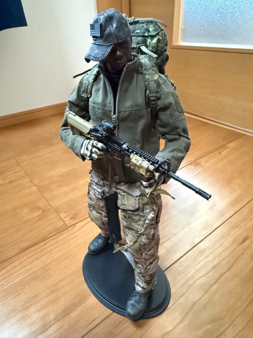 ホットトイズ 系 1/6 B-BOY ギャング ミリタリー スタンド付き