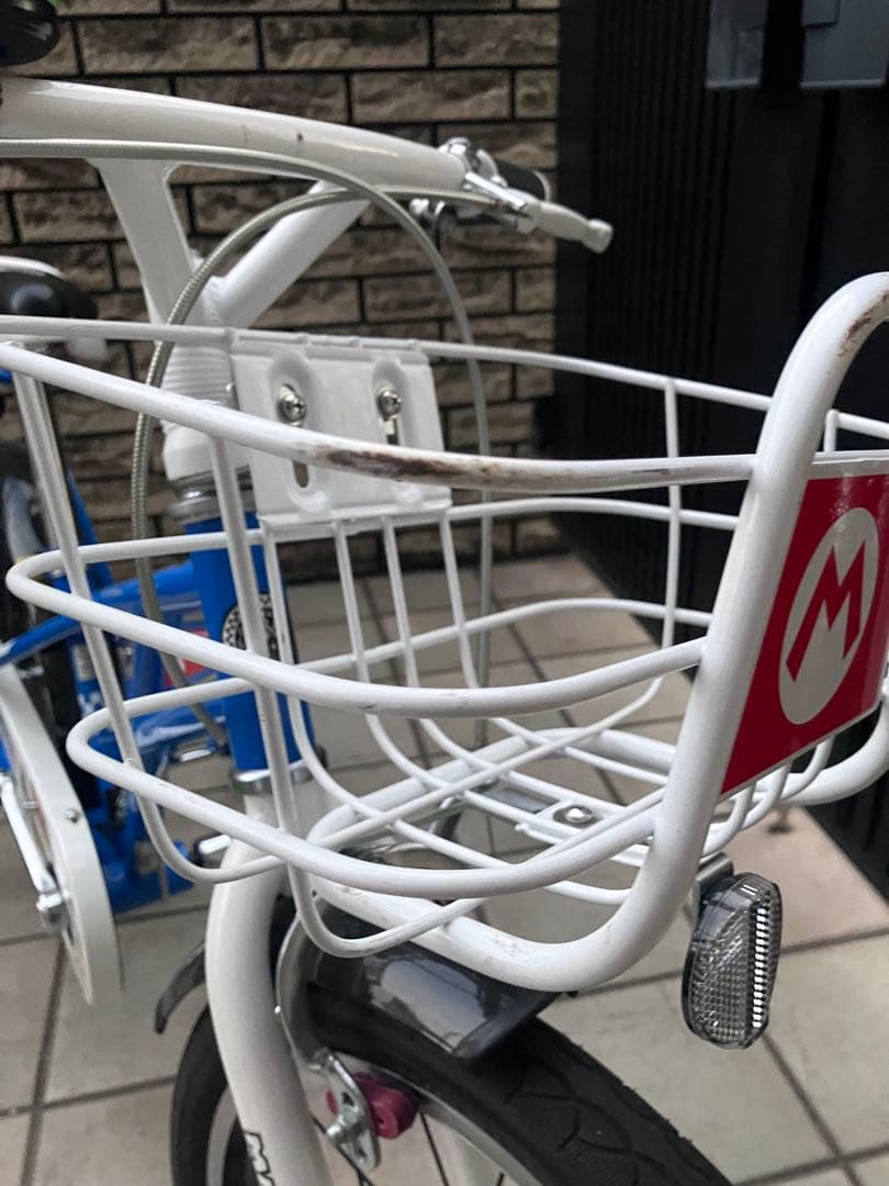 ヨッシーヘルメット付き　コマ有り　マリオ　幼児用自転車　18インチ