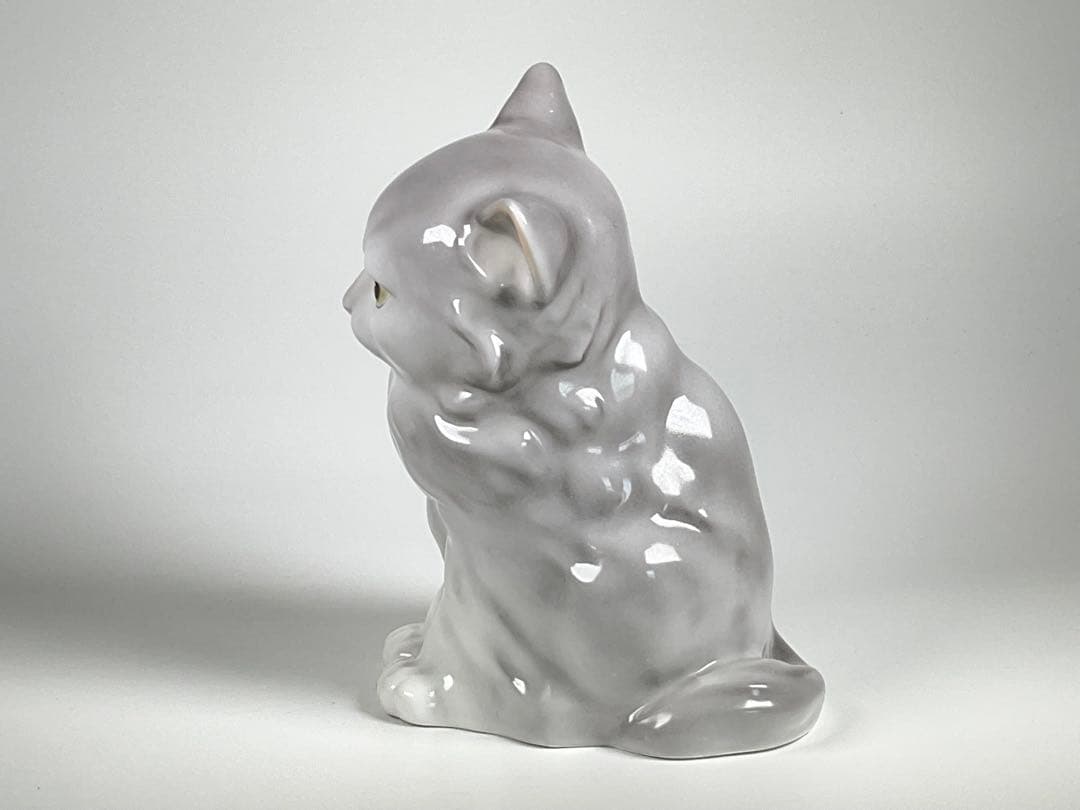 ノリタケ　猫　ネコ　置物　Noritake　高さ約１５ｃｍ