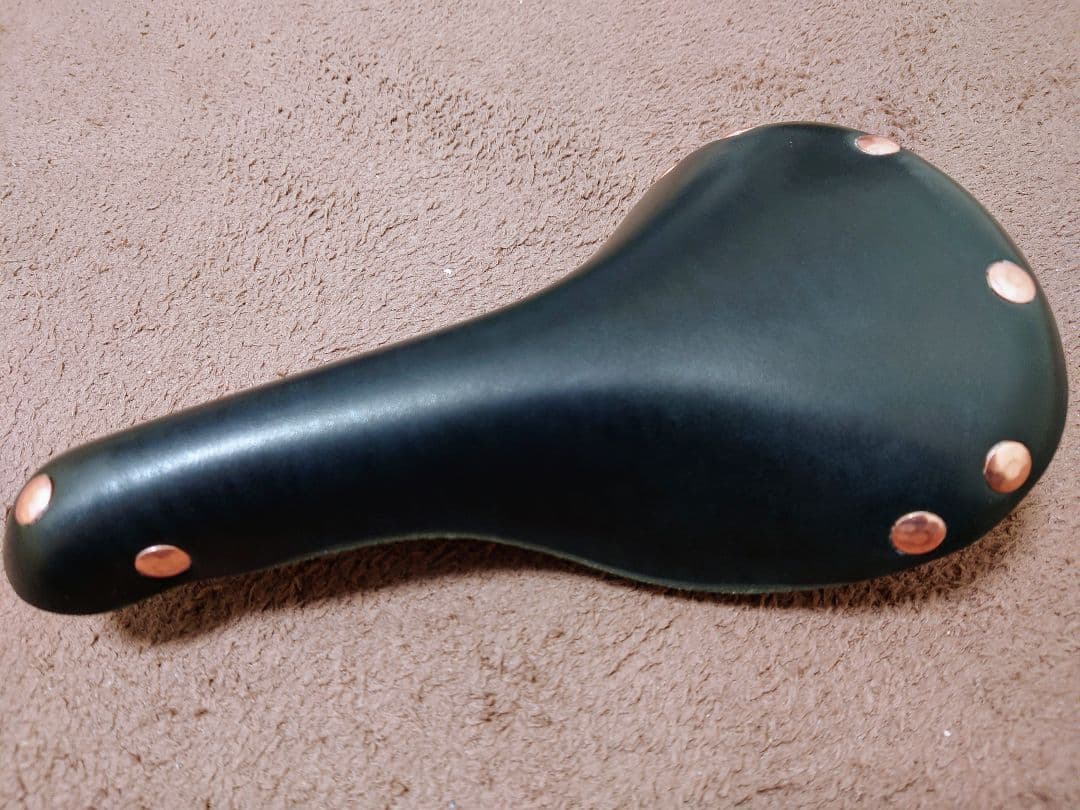 レザー サドル 革サドル ブラック 銅スタッズ