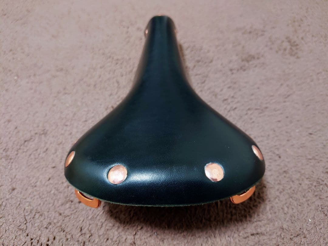 レザー サドル 革サドル ブラック 銅スタッズ