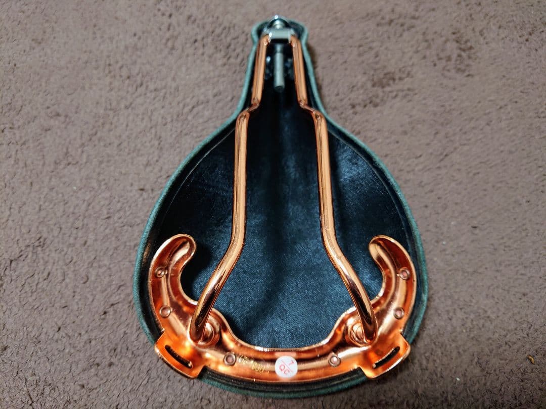 レザー サドル 革サドル ブラック 銅スタッズ