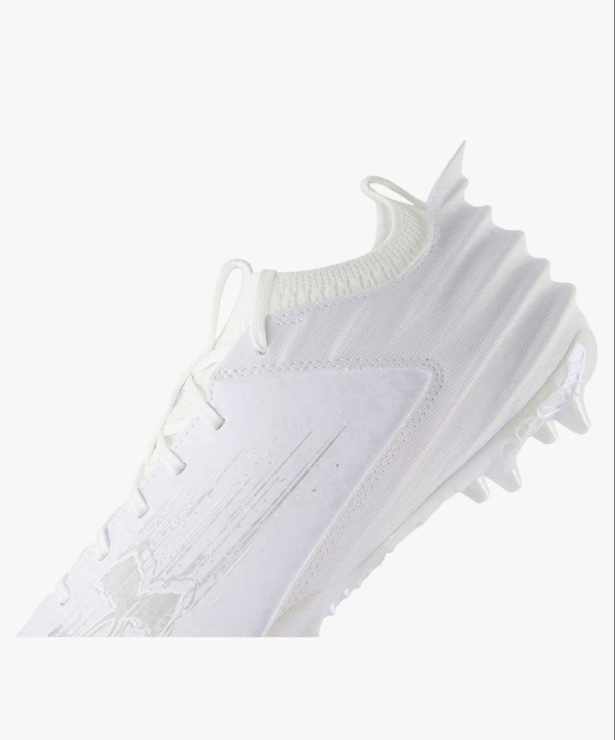 Under Armour ホワイト スパイク