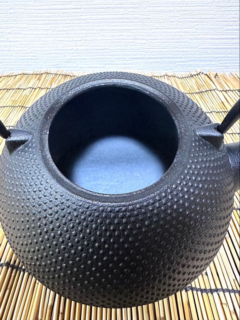 未使用品、供箱付　南部池永造　梔子　小　1.2L　南部鉄瓶　南部鉄器　鉄瓶