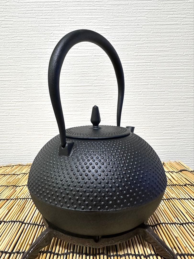 未使用品、供箱付　南部池永造　梔子　小　1.2L　南部鉄瓶　南部鉄器　鉄瓶