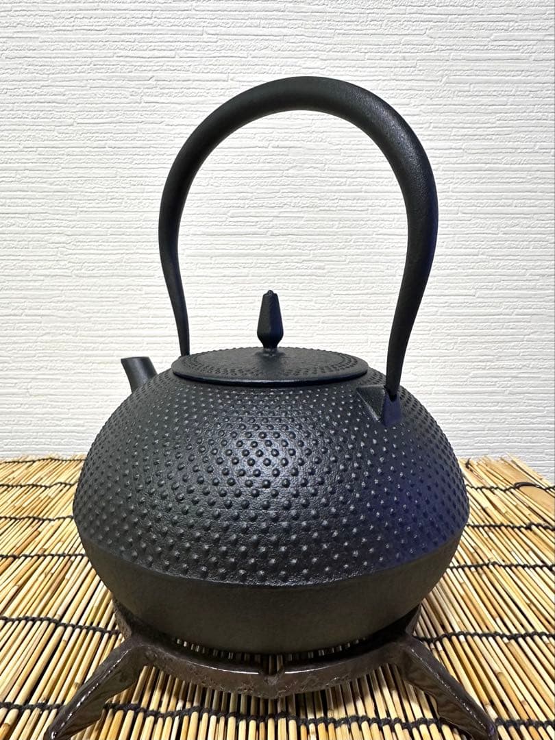 未使用品、供箱付　南部池永造　梔子　小　1.2L　南部鉄瓶　南部鉄器　鉄瓶