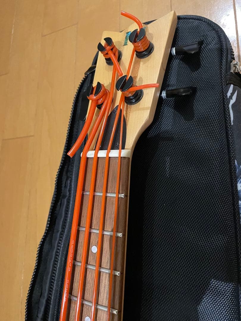 ウクレレベース　mahalo