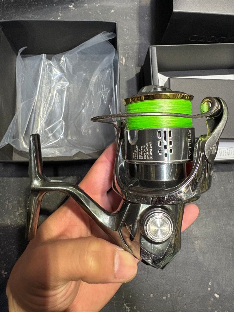 18STELLA C2000SHG スピニングリール