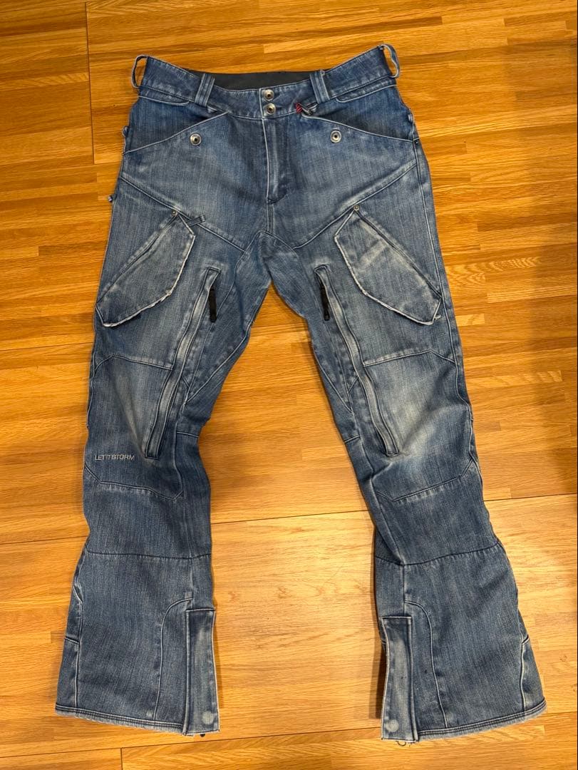 ボルコム　デニムスノーボードパンツ　Sサイズ