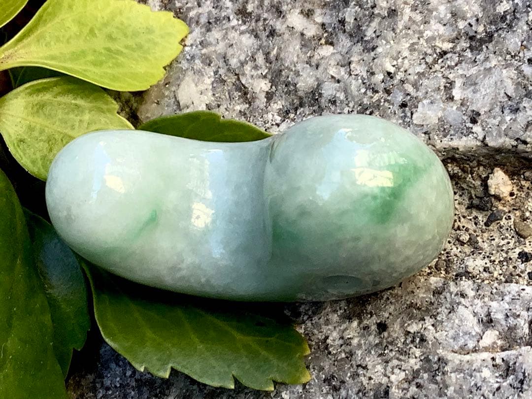 ✳摩訶不思議な幸運の勾玉　特大サイズ‼️ 御守りの糸魚川翡翠　最後の1個　鑑別書付