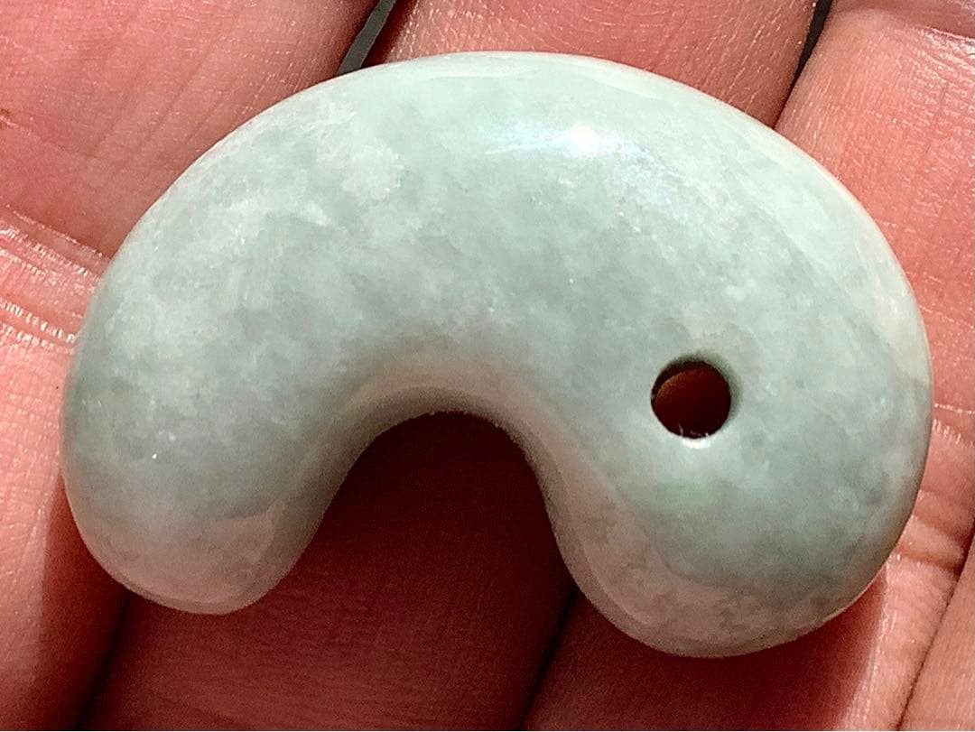 ✳摩訶不思議な幸運の勾玉　特大サイズ‼️ 御守りの糸魚川翡翠　最後の1個　鑑別書付