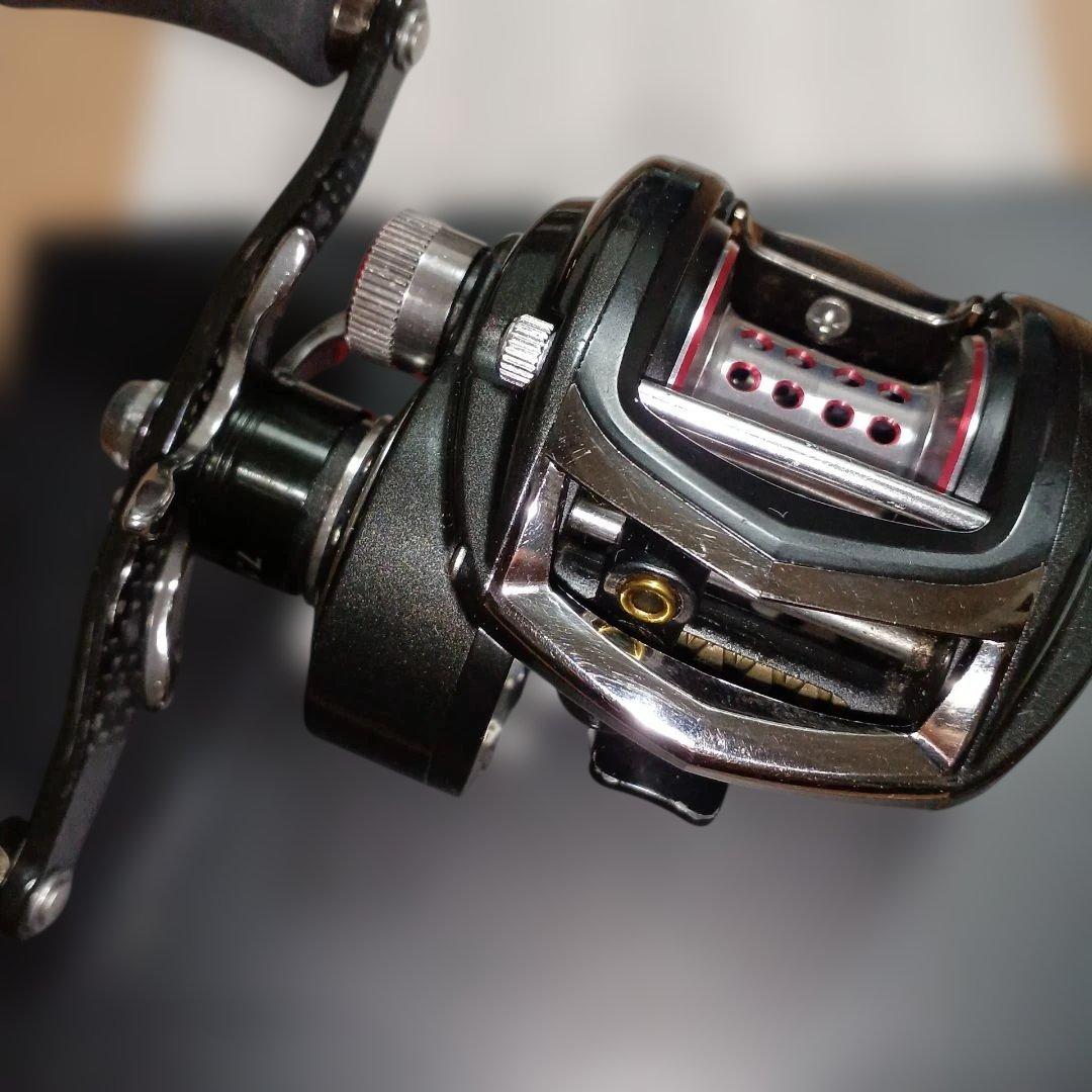 Abu REVO Elite 7 右ハンドル