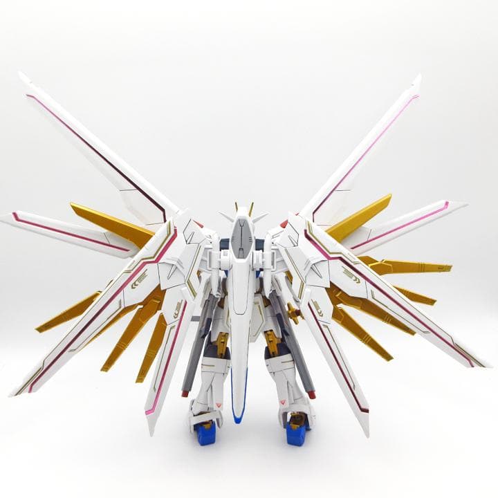 ＨＧ　マイティーストライクフリーダム　ガンダム　完成品　塗装　プラモデル