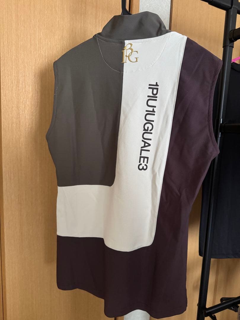 ウノピュウ　レディースモックネック