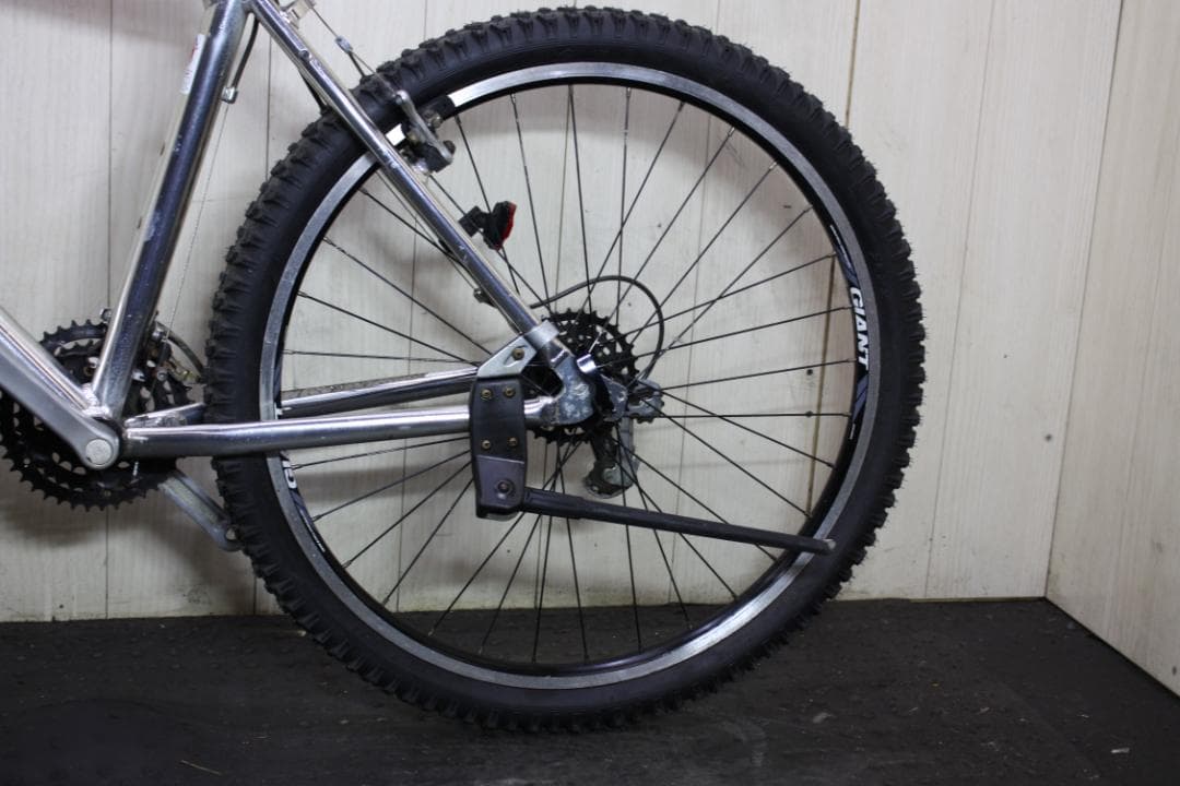 GIANT 26インチ アルミ シマノ21速 440mm MTB