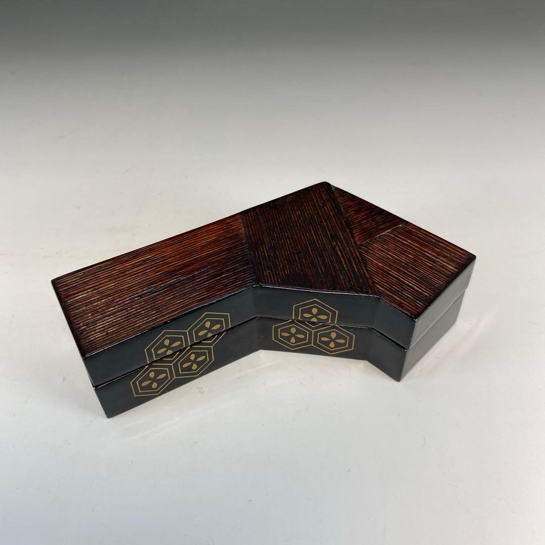 【茶道具】加州好雲斎造　立花大亀老師書付　ヘゲ目亀甲紋結文香合（共箱）