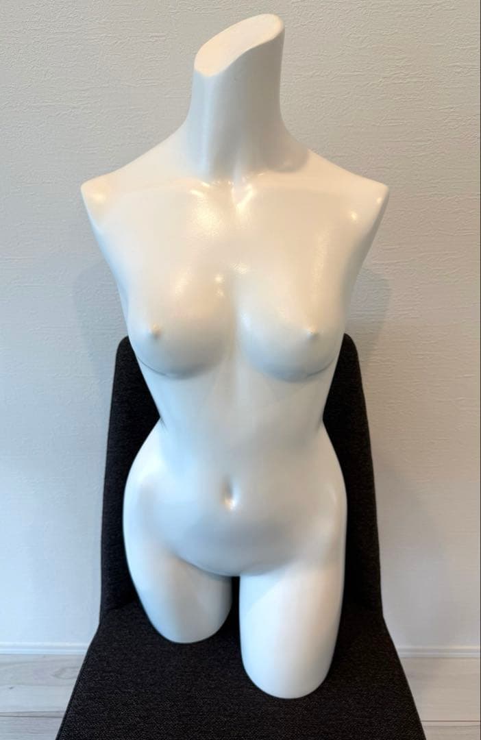 卓上トルソー 女性 上半身 ホワイト