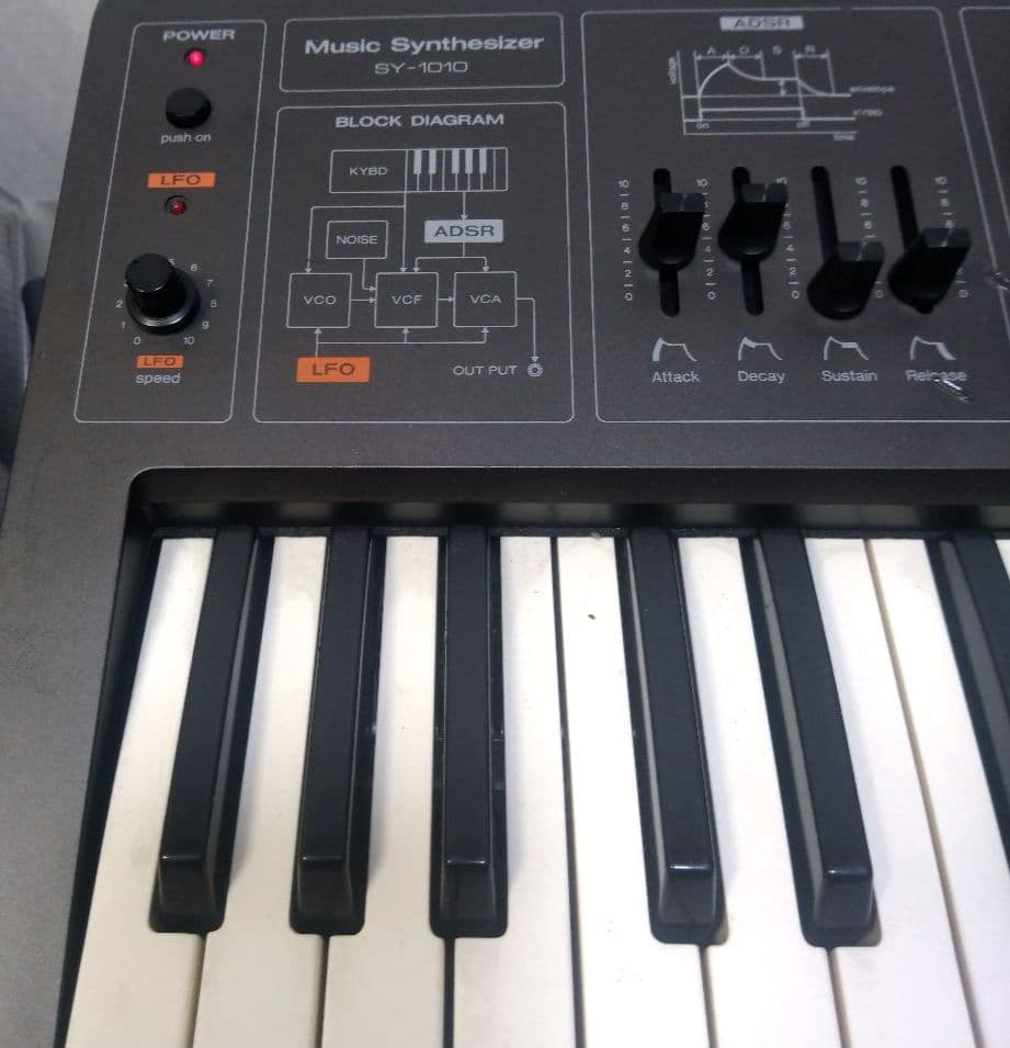 Technics アナログ シンセサイザー　 SY-1010