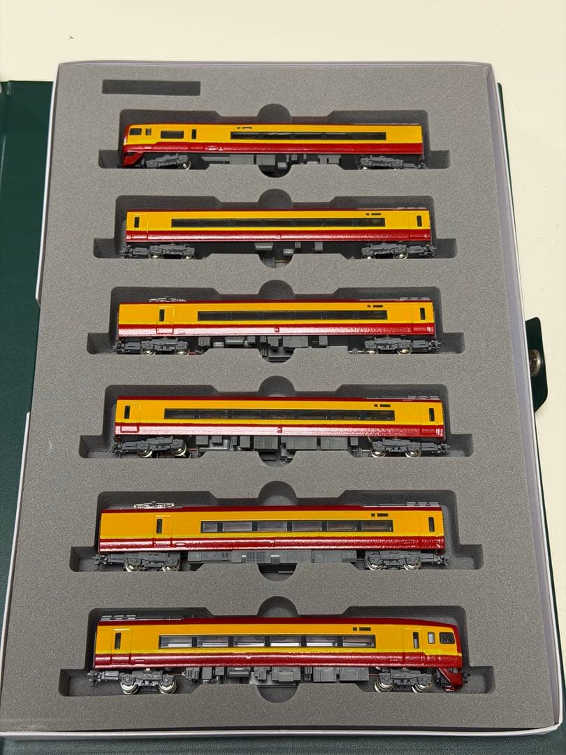 KATO 10-408〝253系1000番台　日光・きぬがわ号〟現行塗装＆新塗装