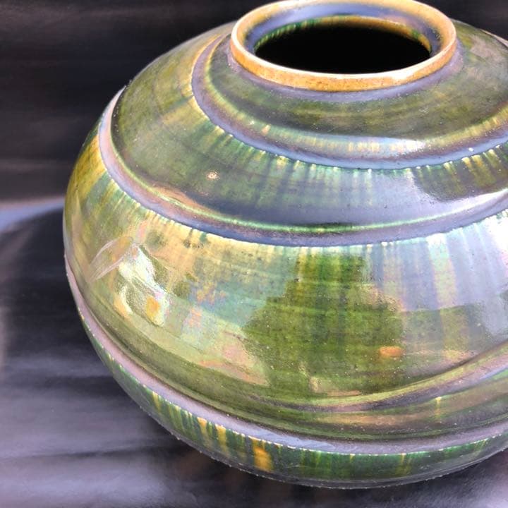 究極の美◼️蔵からかなり美しいエメラルドグリーンの見事な大きな壺、壷が出てきました