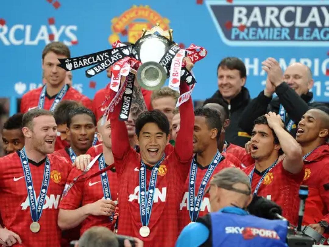 香川真司　直筆サインユニフォーム　マンチェスターユナイテッド　26番　ダグアウト