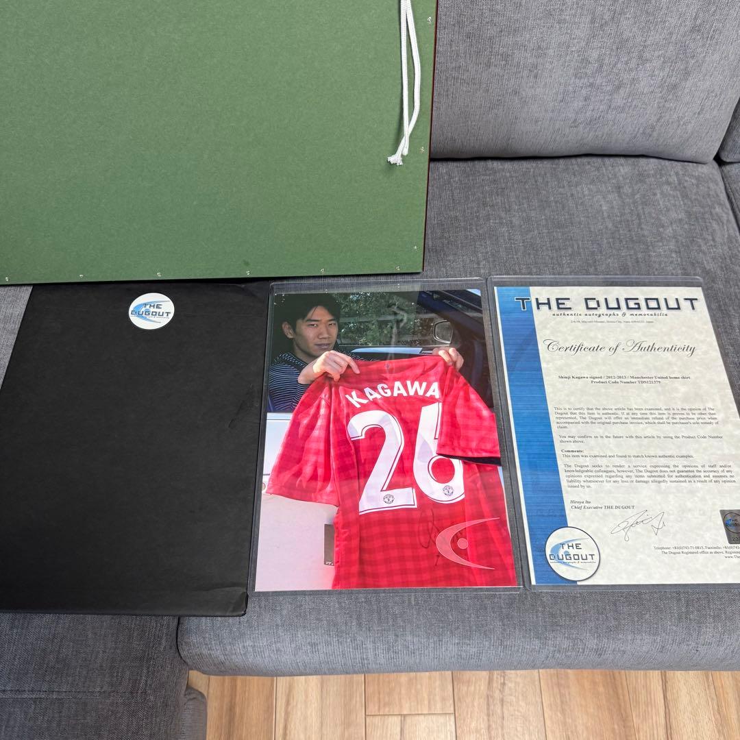 香川真司　直筆サインユニフォーム　マンチェスターユナイテッド　26番　ダグアウト