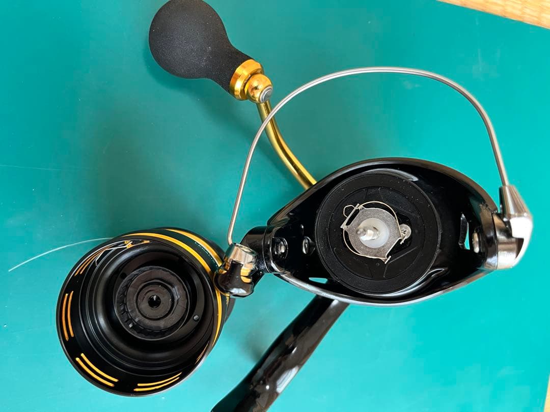 DAIWA 23 LEGALIS LT4000-CXH スピニングリール