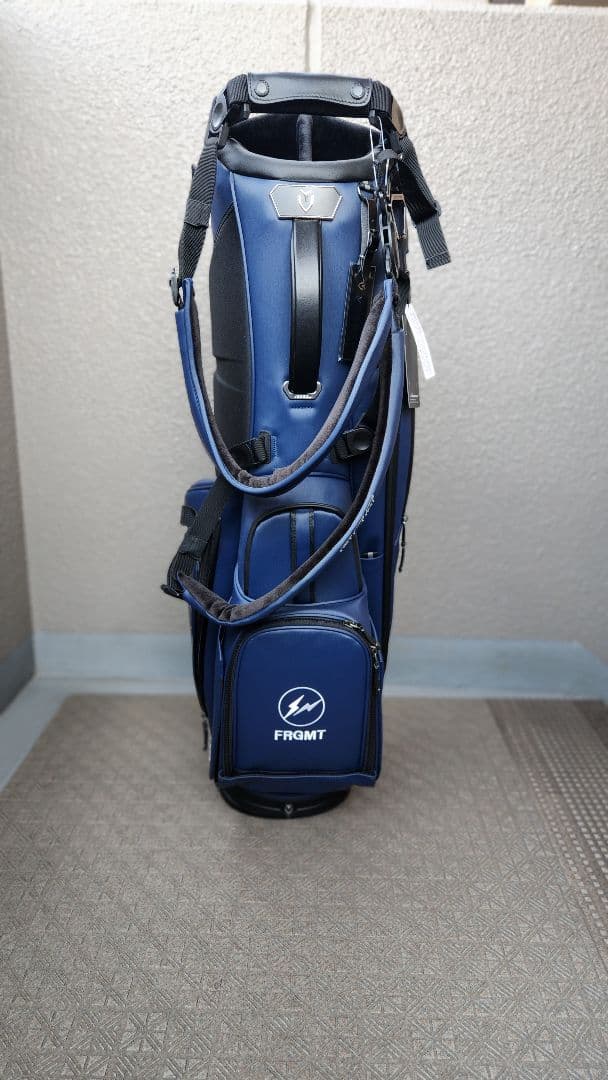 L ベゼル フラグメント ゴッドセレクション キャディバッグ