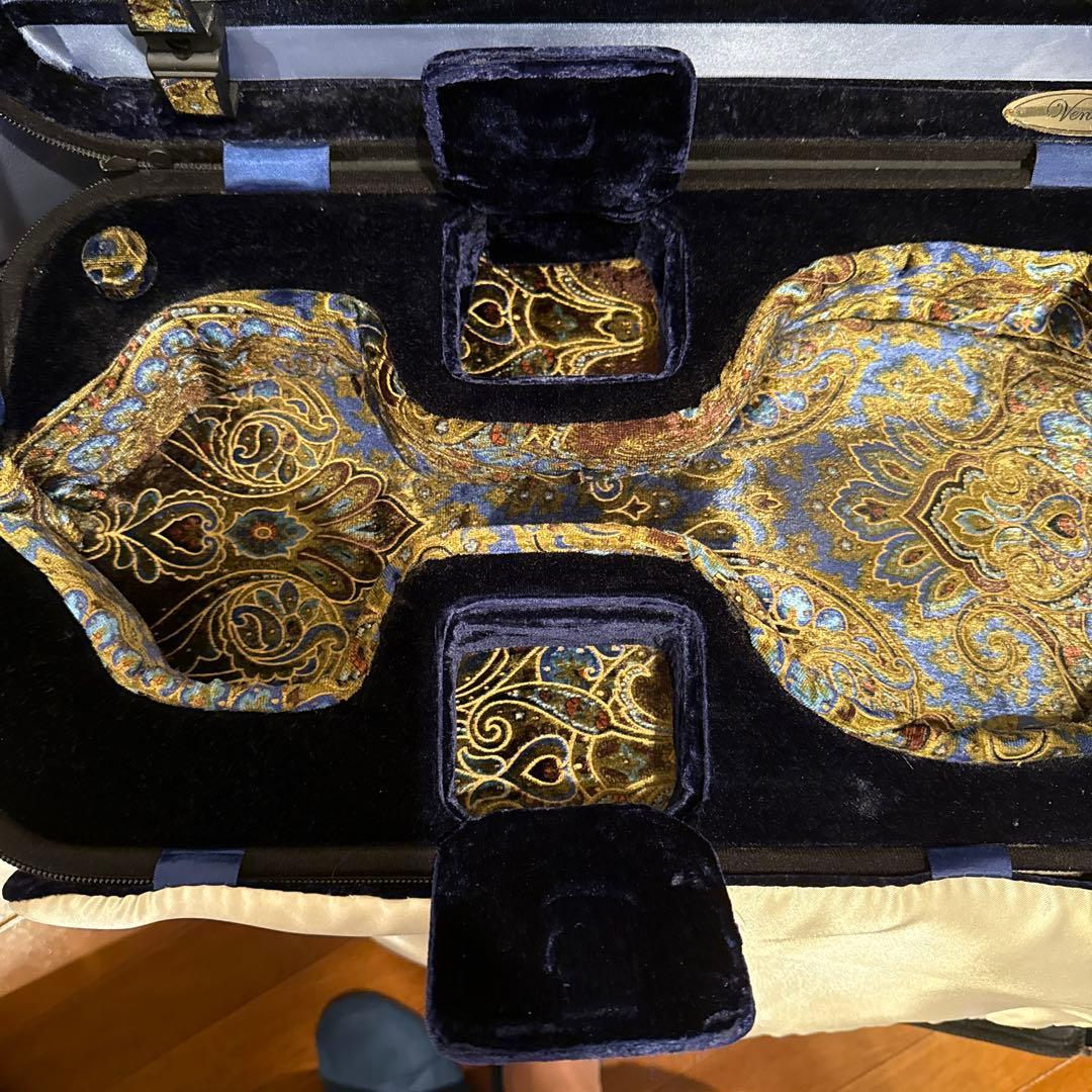 GEWA ヴァイオリンケースVenezia 4/4 黒 湿度計付弓4本収納可