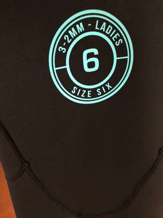 レディース　ウェットスーツ