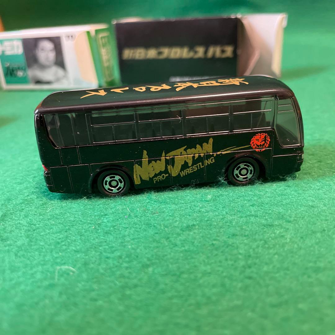 2106.トミカプロレスバス2台売り