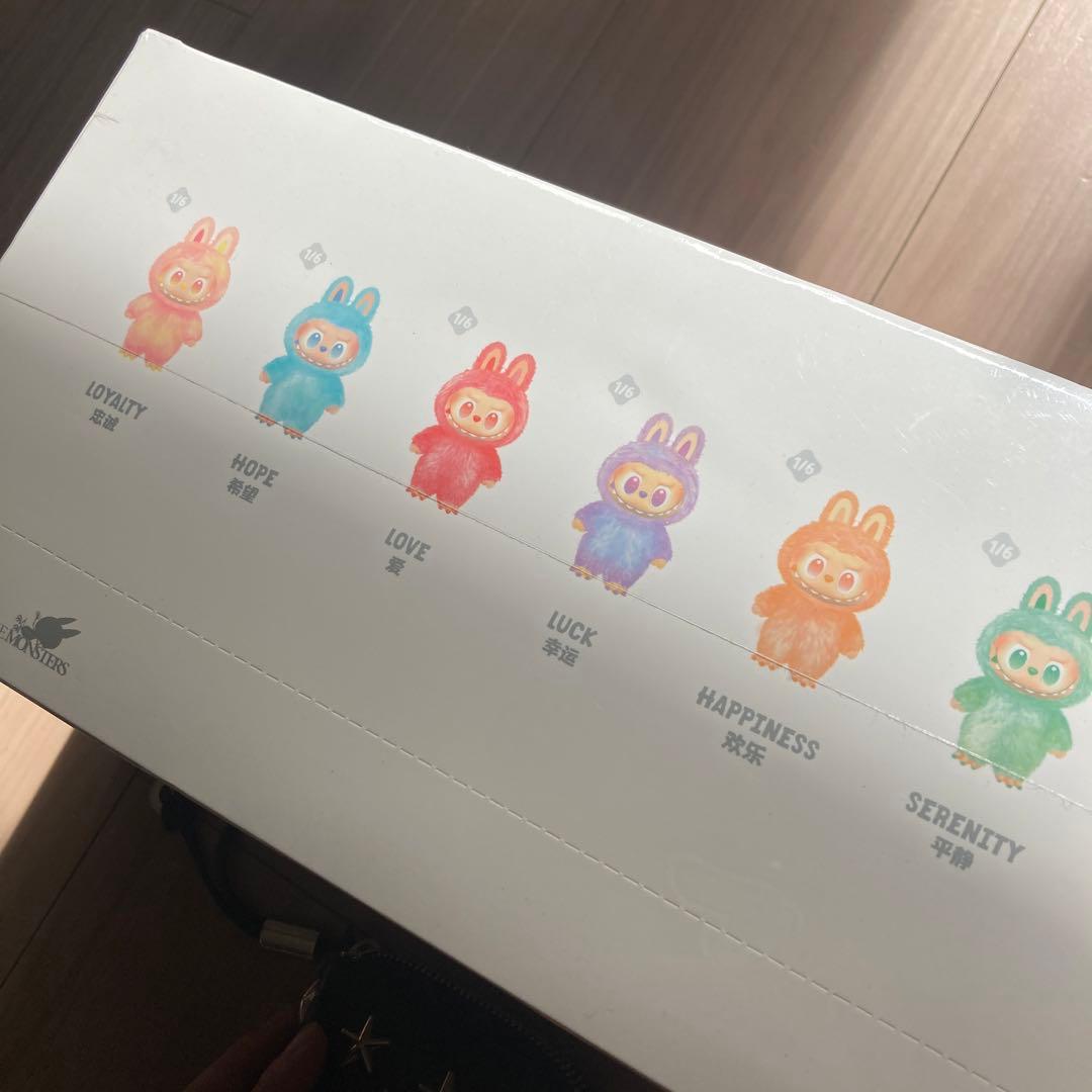 正規品 新品　匿名発送　ラブブ Labubu Big into Energy