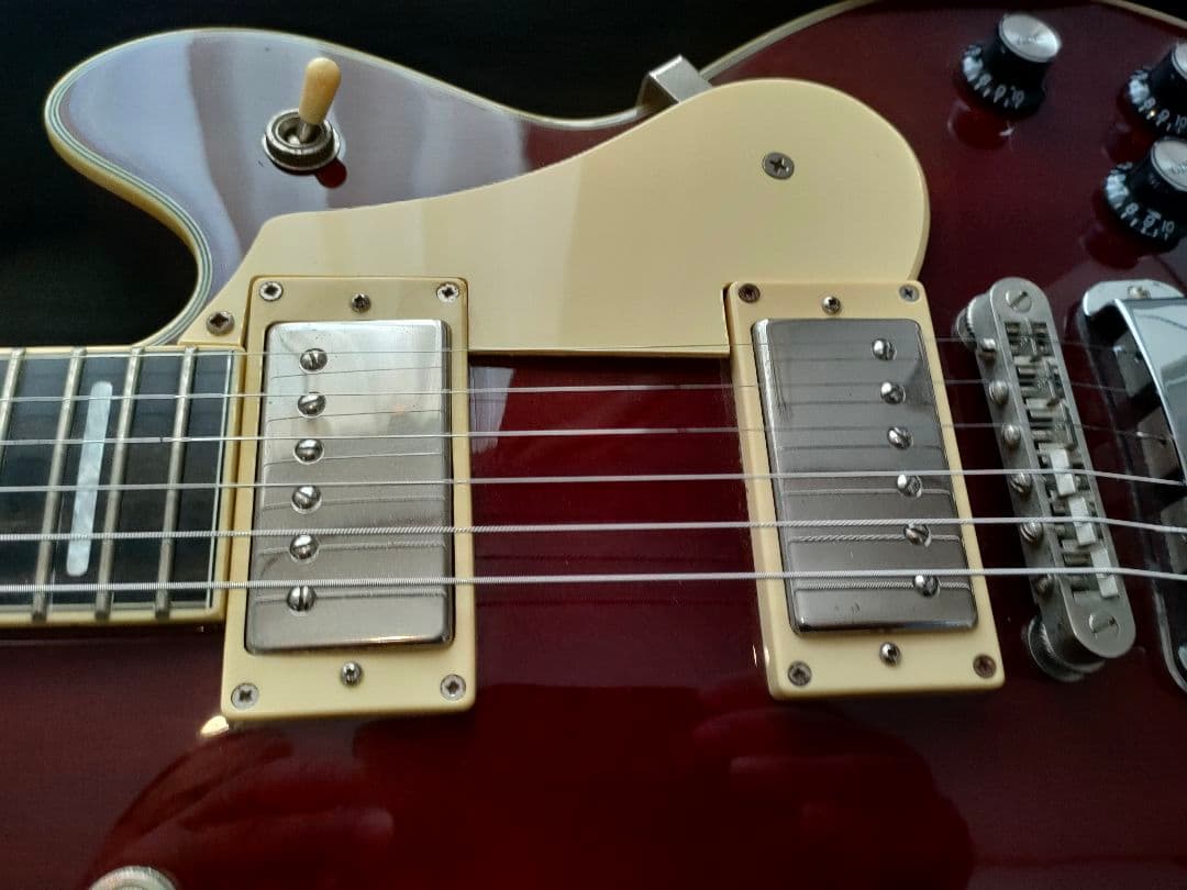 HAGSTROM SWEDE　いい状態　２０１６年の定価税別125000円です。