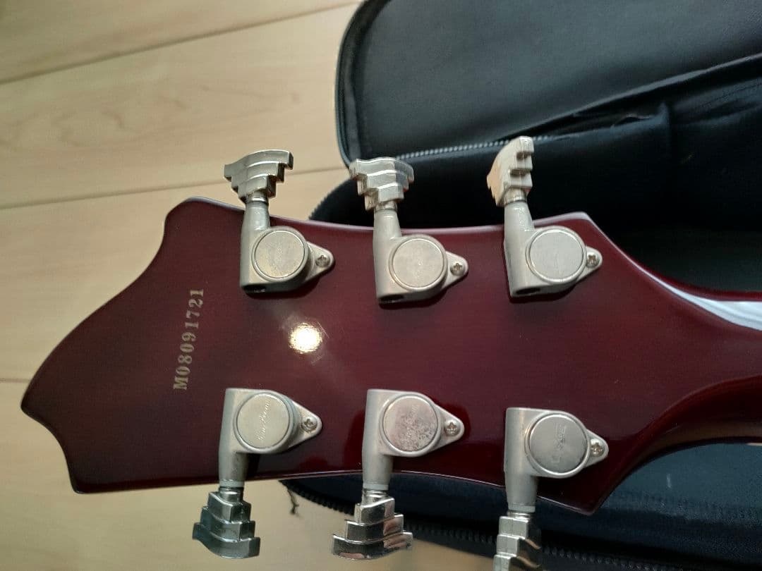 HAGSTROM SWEDE　いい状態　２０１６年の定価税別125000円です。