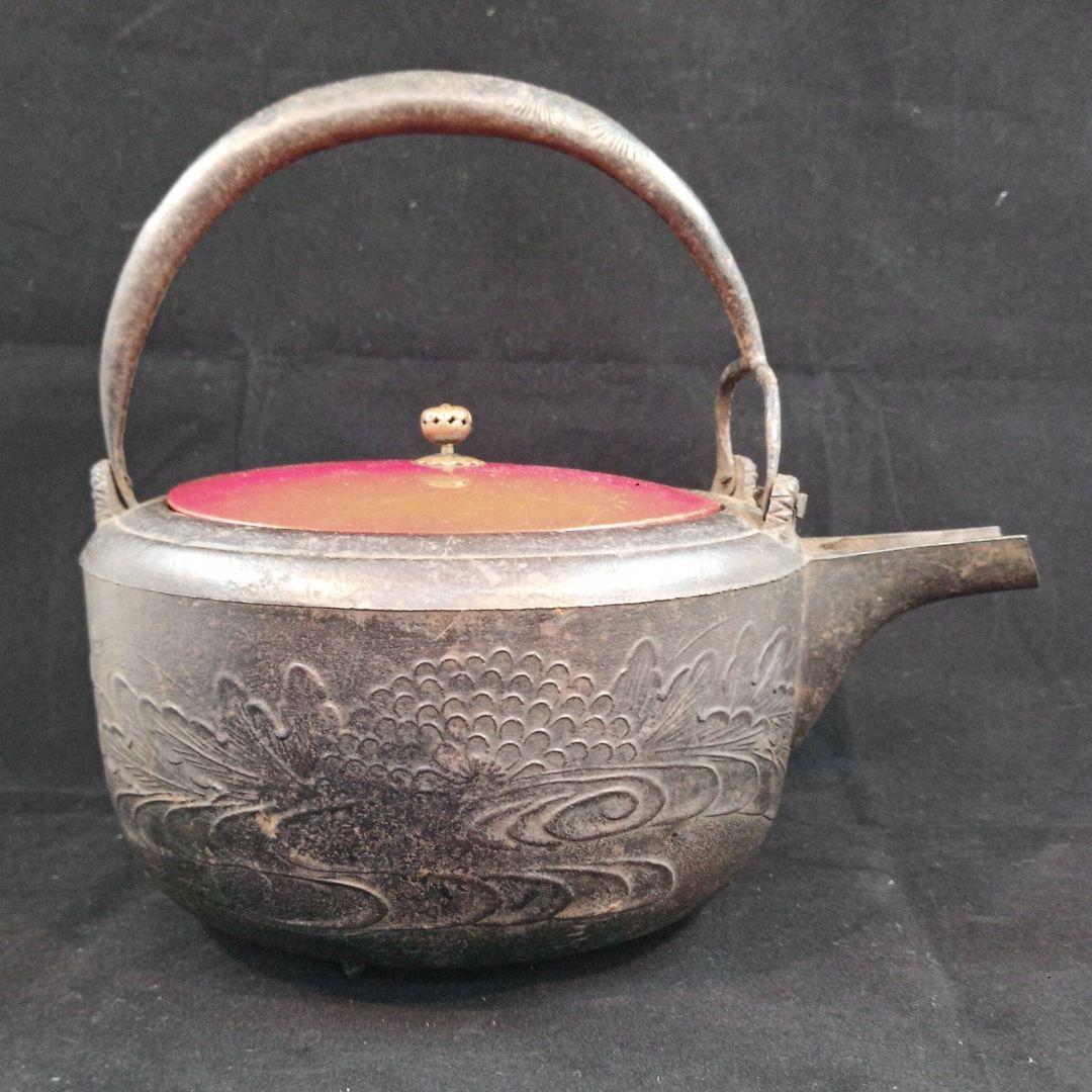蔵出しアンティーク　骨董鉄瓶　アンティーク鉄瓶　2つセット木箱入り　古民家レトロ