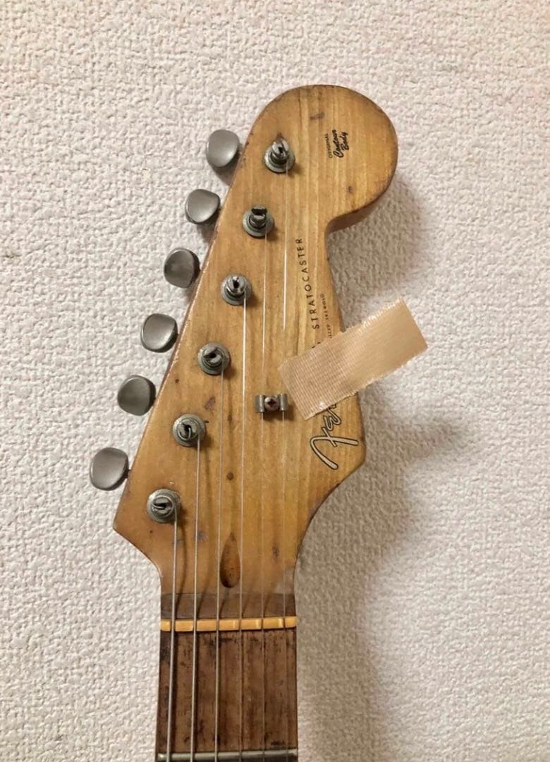 激シブ！レリック加工のヴィンテージ風ストラット￼タイプエレキギター　メーカー不明