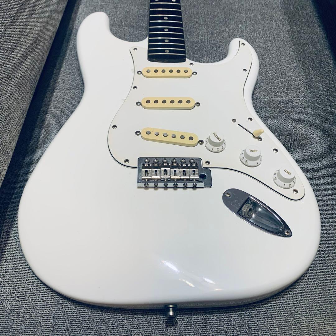 Squier by Fender Affinity ストラトキャスター 白