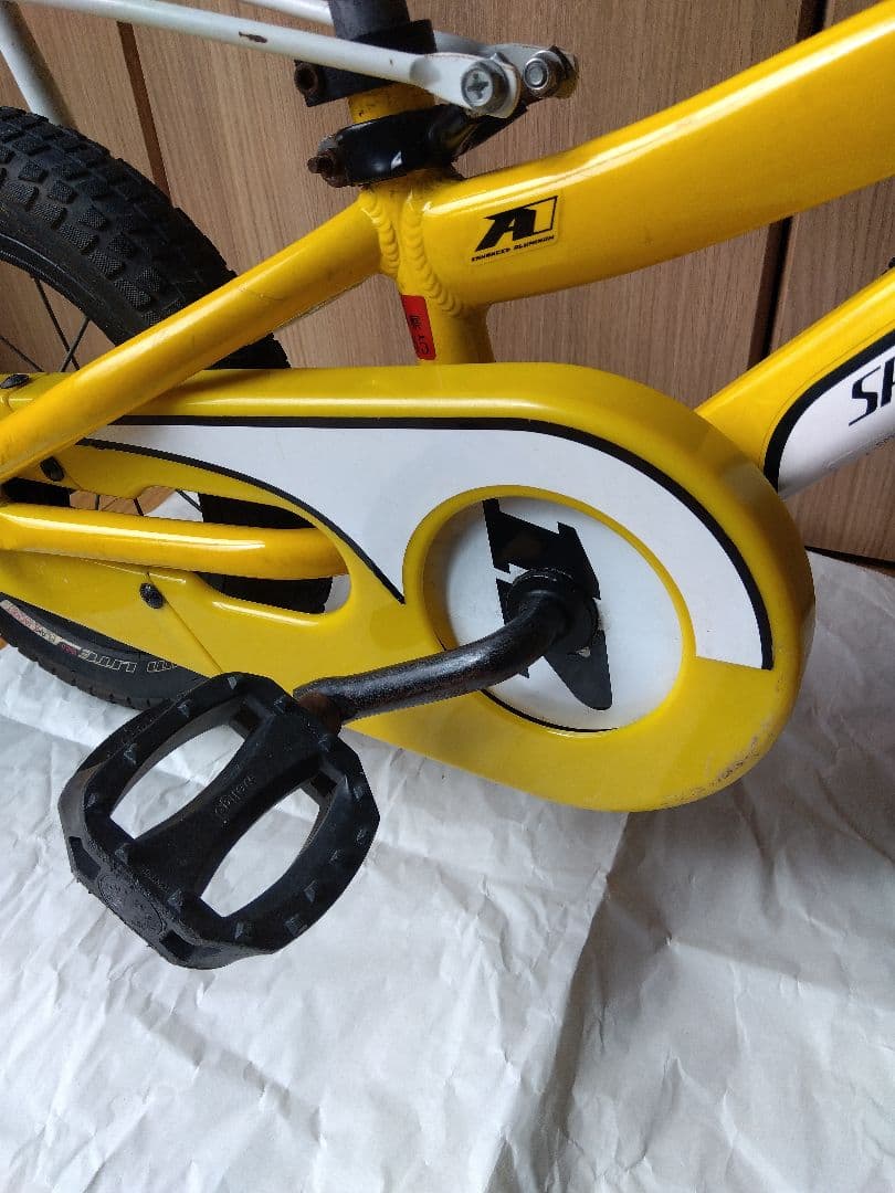 Specialized Hotrock 12インチ +BELL crest jr