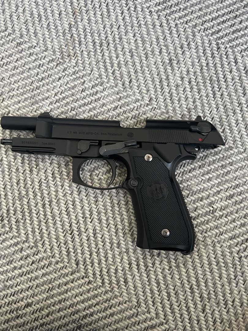 M9A1 マガジン、BlackHawkホルスター付き