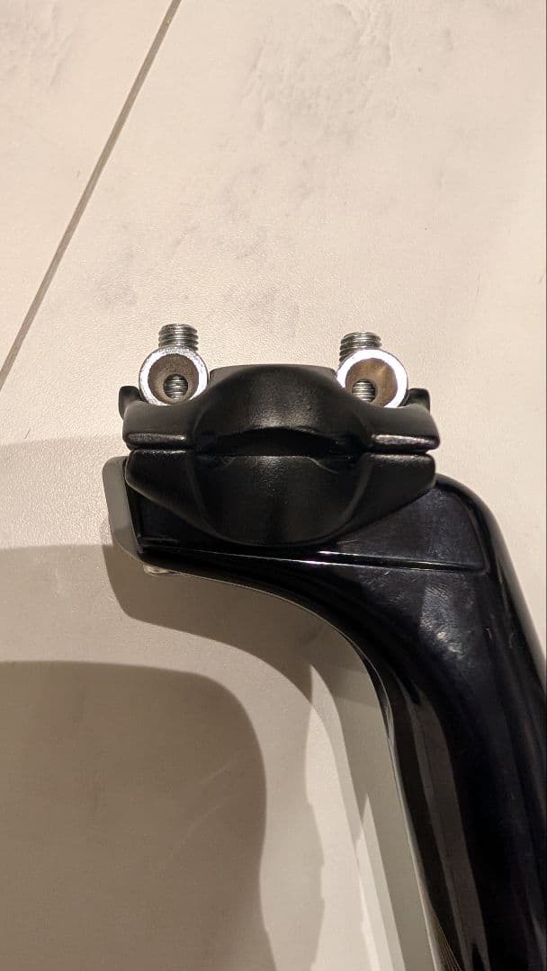 SIMWORKS Froggy Seatpost 300mm27.2mmブラック