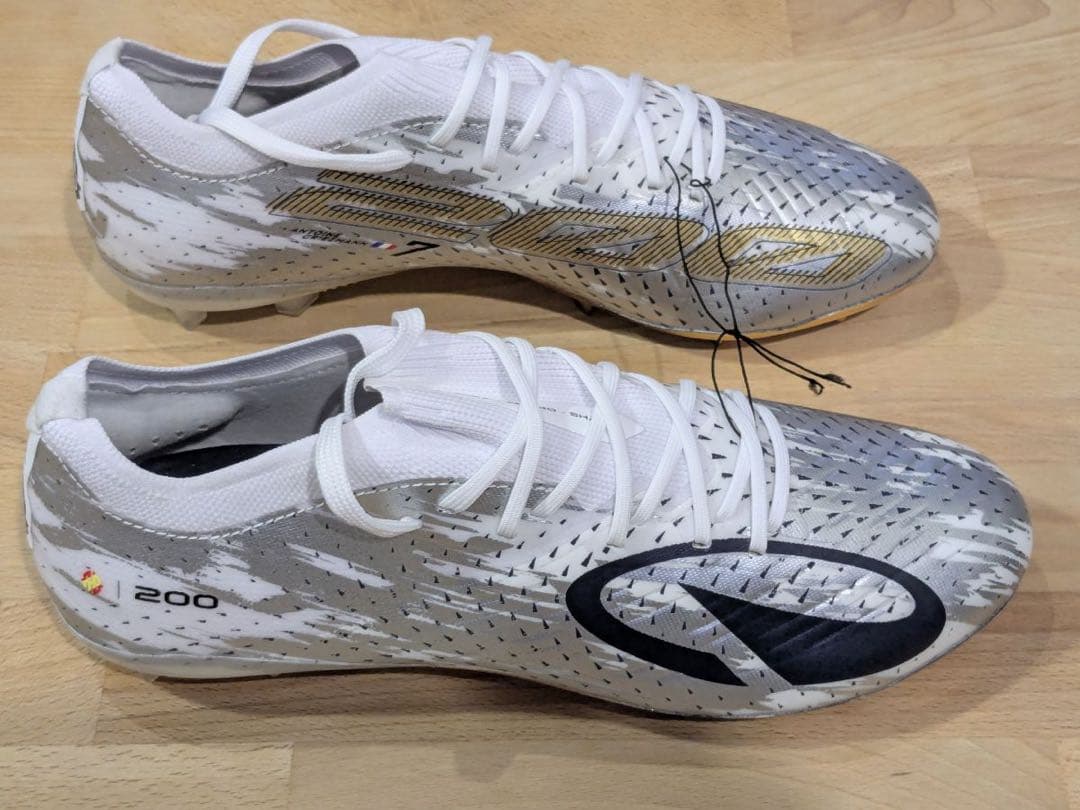 【全世界200足限定】グリーズマン　アトレティコ通算200ゴール記念スパイク