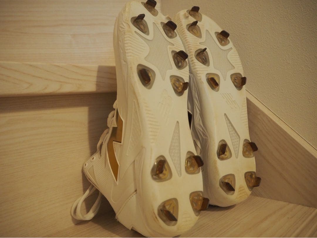 Ohtani v1 New Balance スパイク ホワイト/ゴールド