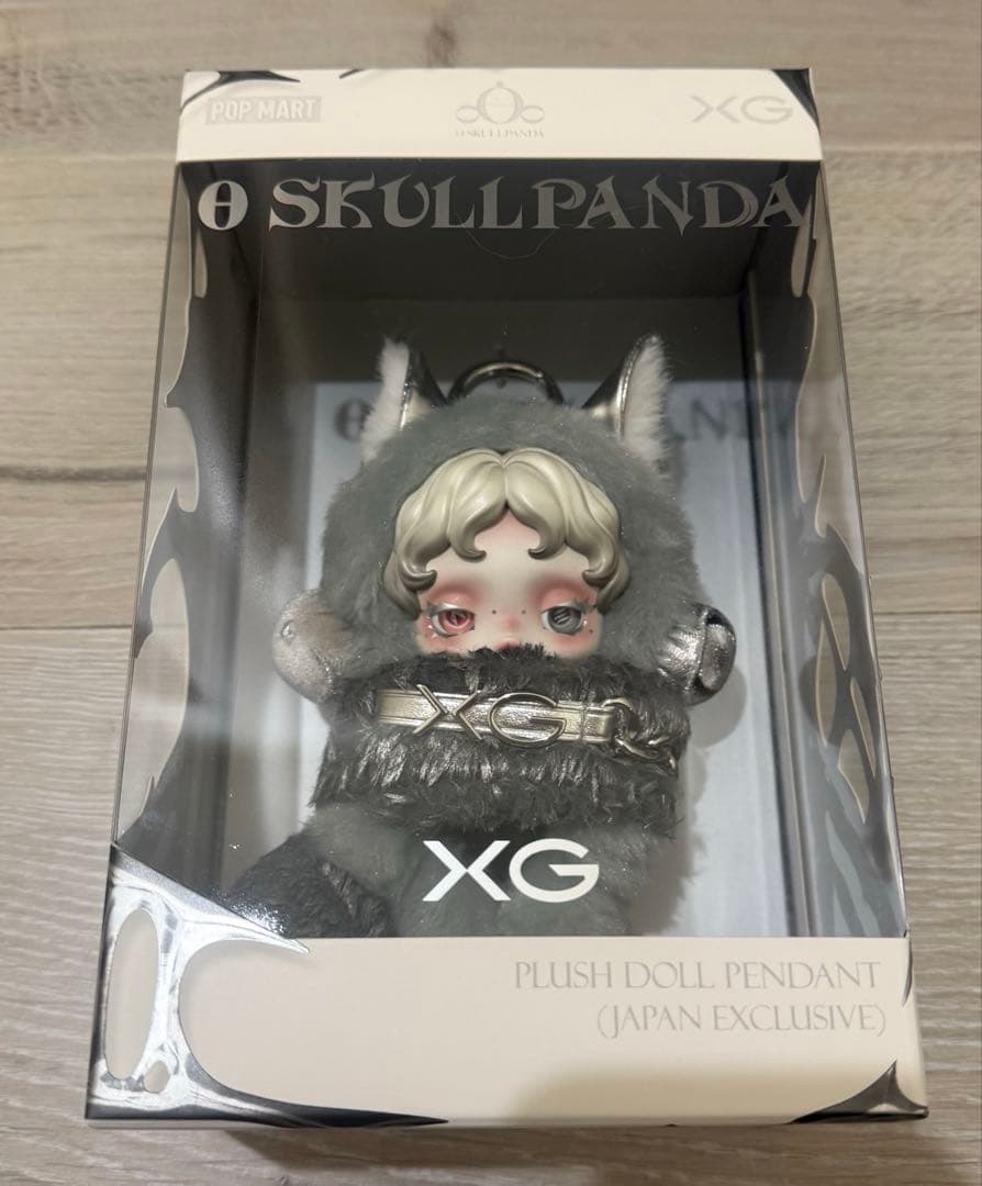 POP MART SKULLPANDA XG ぬいぐるみペンダント