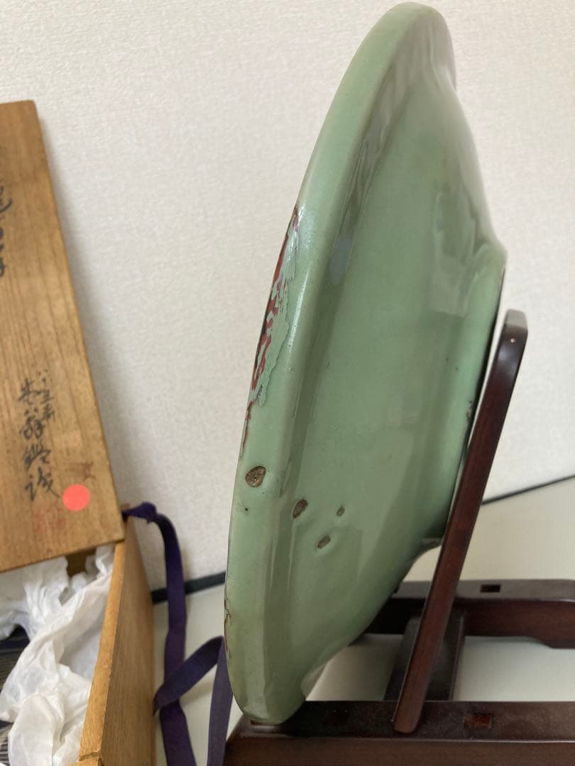 明時代　龍泉窯青磁大皿　箱付き