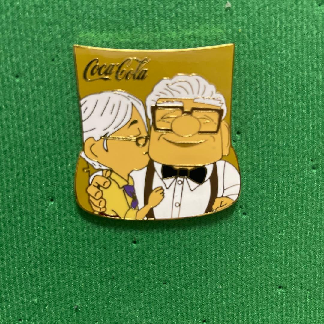 コカコーラ　カールじいさんの空飛ぶ家　ピンズ　4個セット LE100