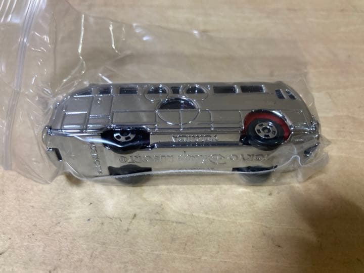 ディズニーリゾートクルーザー 銀　トミカ＆大人サイズTシャツセット