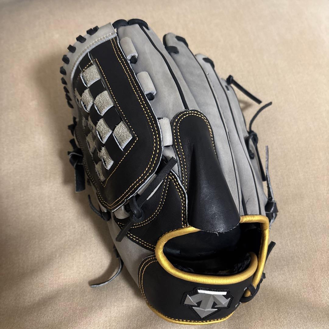 デサント　軟式グローブ　左投げ