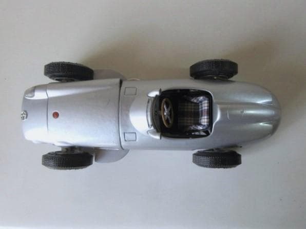 特価 CMC (1/18) メルセデスベンツ W196