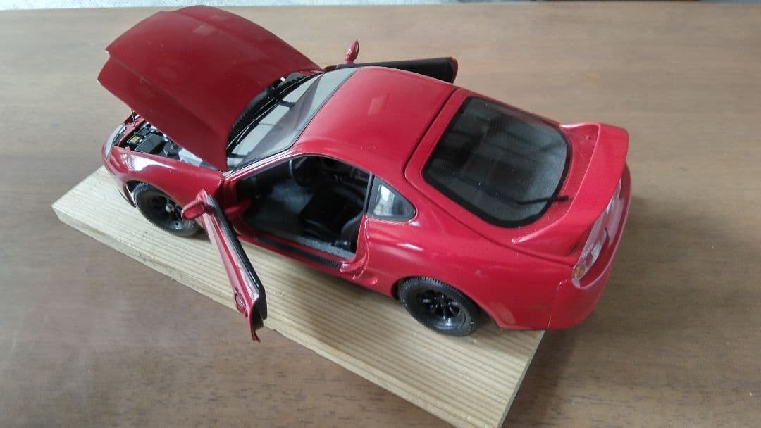 1/18 ミニカー改造 (京商)トヨタ スープラ(赤)