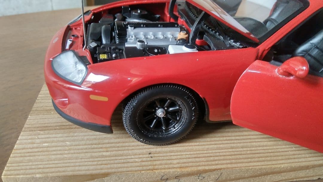 1/18 ミニカー改造 (京商)トヨタ スープラ(赤)